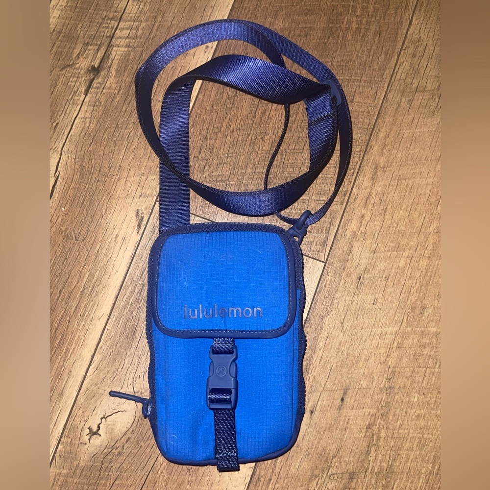 Lululemon zip top bag